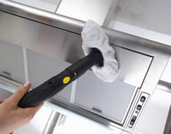 油煙機維修工作人員